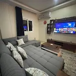 Large 3 Bedrooms Apartment